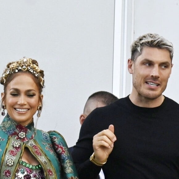 Jennifer Lopez va assister au défilé "Alta Moda" de la maison Dolce & Gabbana à Venise en Italie le 29 aout 2021.