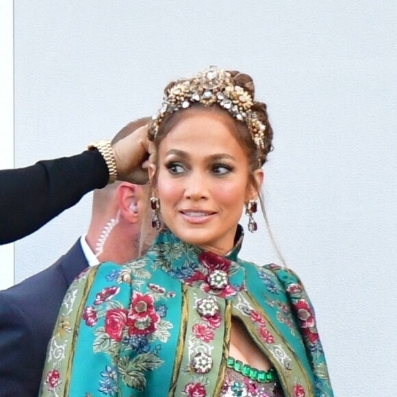 Jennifer Lopez va assister au défilé "Alta Moda" de la maison Dolce & Gabbana à Venise en Italie le 29 aout 2021.