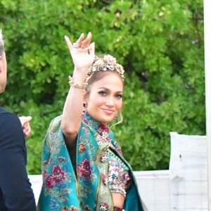 Jennifer Lopez va assister au défilé "Alta Moda" de la maison Dolce & Gabbana à Venise en Italie le 29 aout 2021.