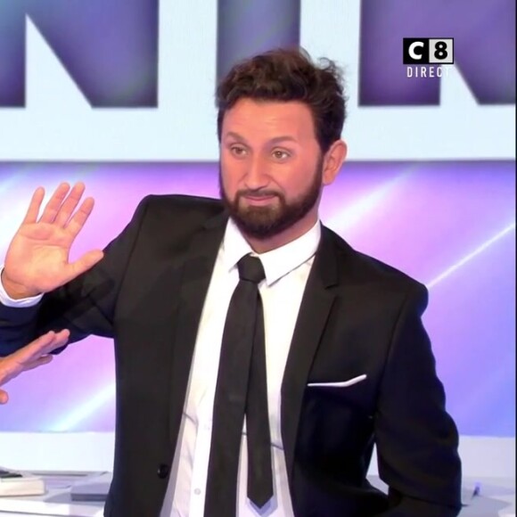 Cyril Hanouna dévoile sa statue de cire sur le plateau de TPMP.