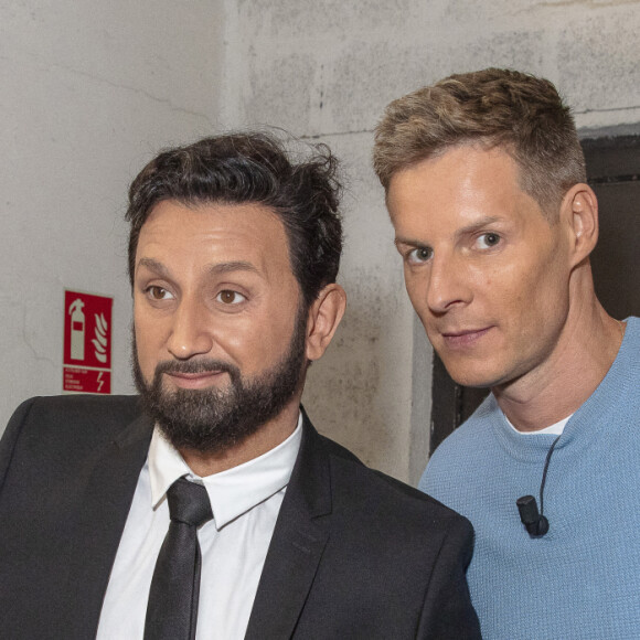 Exclusif - Matthieu Delormeau (il revient sur TPMP) avec la statue de cire de Cyril Hanouna - Cyril Hanouna découvre son double de cire en direct sur le plateau de la première émission TPMP (Touche Pas à Mon Poste), 12ème saison, le 30 août 2021. L'émission a été diffusée en direct sur C8. La statue de cire de Cyril Hanouna fera son entrée officielle au musée Grévin le 31 août 2021. © Jack Tribeca / Bestimage 