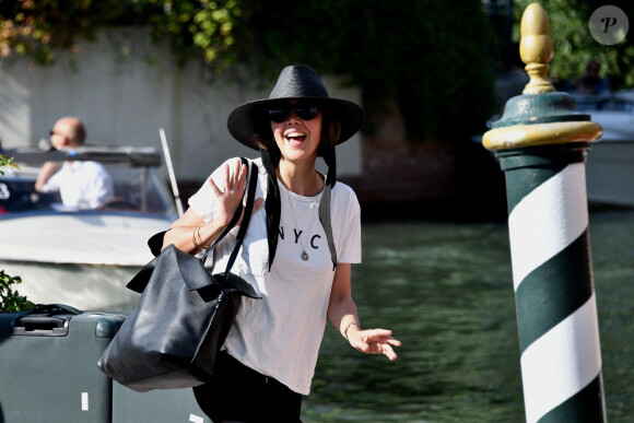 Maggie Gyllenhaal arrive à Venise, la veille de l'ouverture de la 78ème Mostra de Venise. Le 31 août 2021.