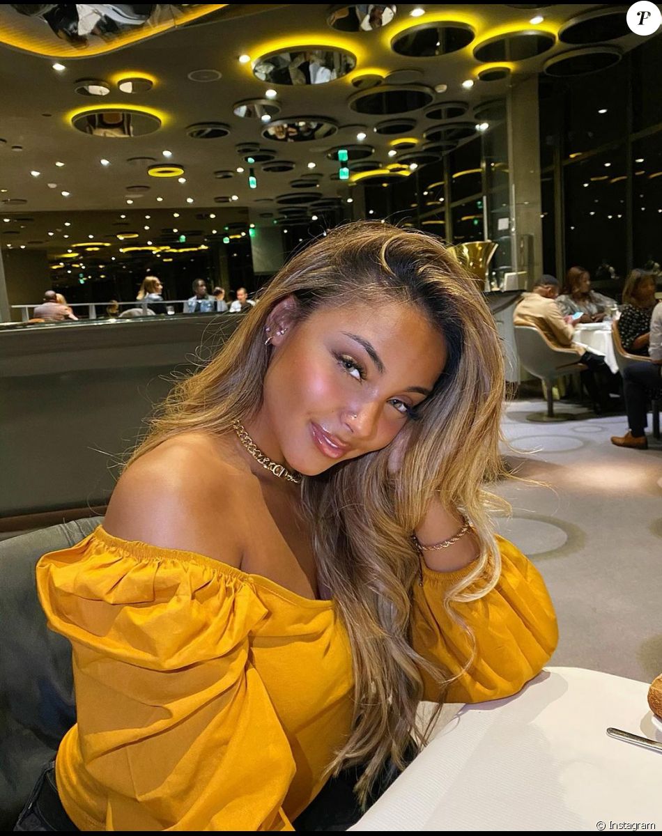 Wejdene, chanteuse à succès grâce à son tube "Anissa".
