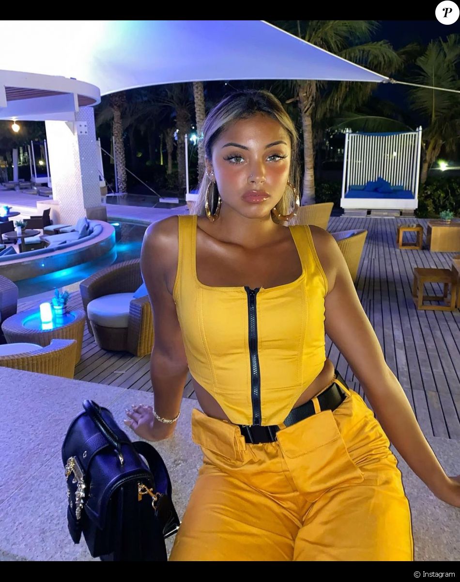 Wejdene, chanteuse à succès grâce à son tube "Anissa".