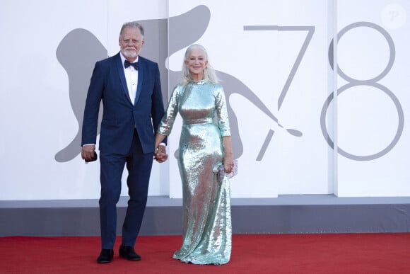 Helen Mirren et son mari Taylor Hackford assistent à la cérémonie d'ouverture du 78ème festival international du film de Venise (la Mostra de Venise) et à la projection du film "Madres Paralelas". Venise, 1er septembre 2021.