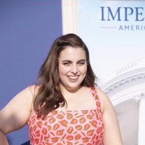 Beanie Feldstein - Photocall lors de la première de "Impeachment", saison 3 de la série American Crime Story à propos de l'affaire Monica Lewinsky à Los Angeles le 1er septembre 2021.  West Hollywood, CA - Celebrities attend FX's "Impeachment: American Crime Story" Premiere at The Pacific Design Center, Los Angeles. Pictured: Beanie Feldstein 