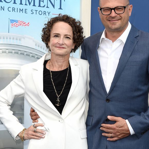 Nina Jacobson, Brad Simpson - Photocall lors de la première de "Impeachment", saison 3 de la série American Crime Story à propos de l'affaire Monica Lewinsky à Los Angeles le 1er septembre 2021.  