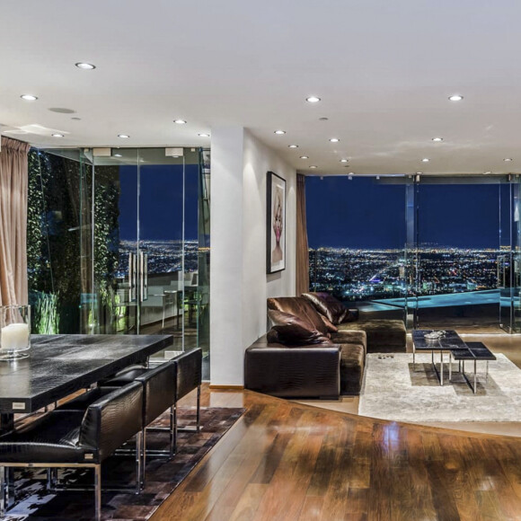 Exclusif - Cyril Hanouna vend la maison qu'il avait achetée à Hollywood Hills.