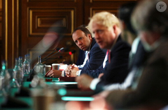 Le premier ministre britannique Boris Johnson lors d'une réunion de cabinet au Foreign and Commonwealth Office (FCO) à Londres. Le 21 juillet 2020