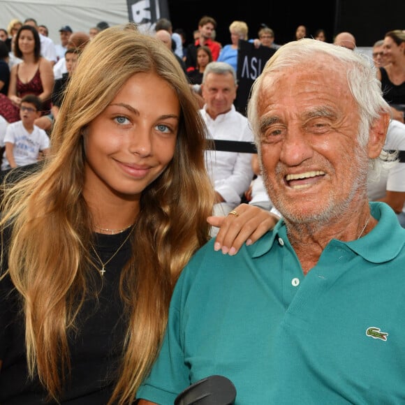 Jean-Paul Belmondo et sa fille Stella - Gala de boxe "No Limit Episode IX" organisé par B. Asloum (ancien champion du monde de boxe) en plein air au théâtre Tivol au Cannet. © Bruno Bebert/Bestimage