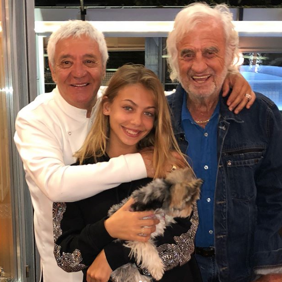 Jean-Paul Belmondo et sa fille Stella avec le chef Mamo (photo postée le 26 mai 2018)