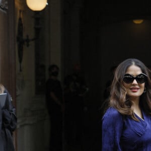 Salma Hayek et son mari François-Henri Pinault à la sortie du défilé Balenciaga "Collection Haute-Couture Automne/Hiver 2021-2022" à Paris, le 7 juillet 2021. © Clovis-Veeren/Bestimage