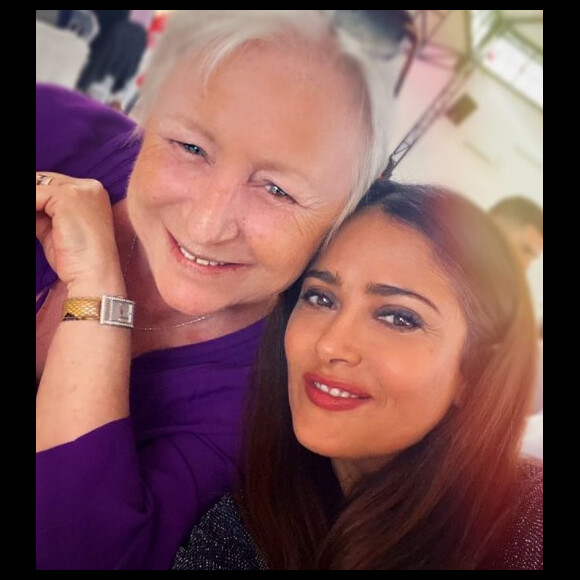Salma Hayek rend hommage à Florence Rogers Pinault, sa belle-soeur décédée.