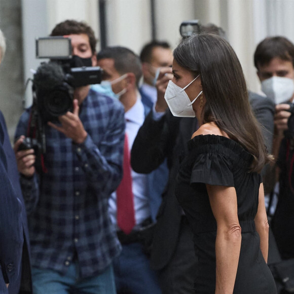 La reine Letizia d'Espagne arrive à la cérémonie des Retina Eco Awards, à la fondation Giner de los Rios. Madrid, le 6 septembre 2021.