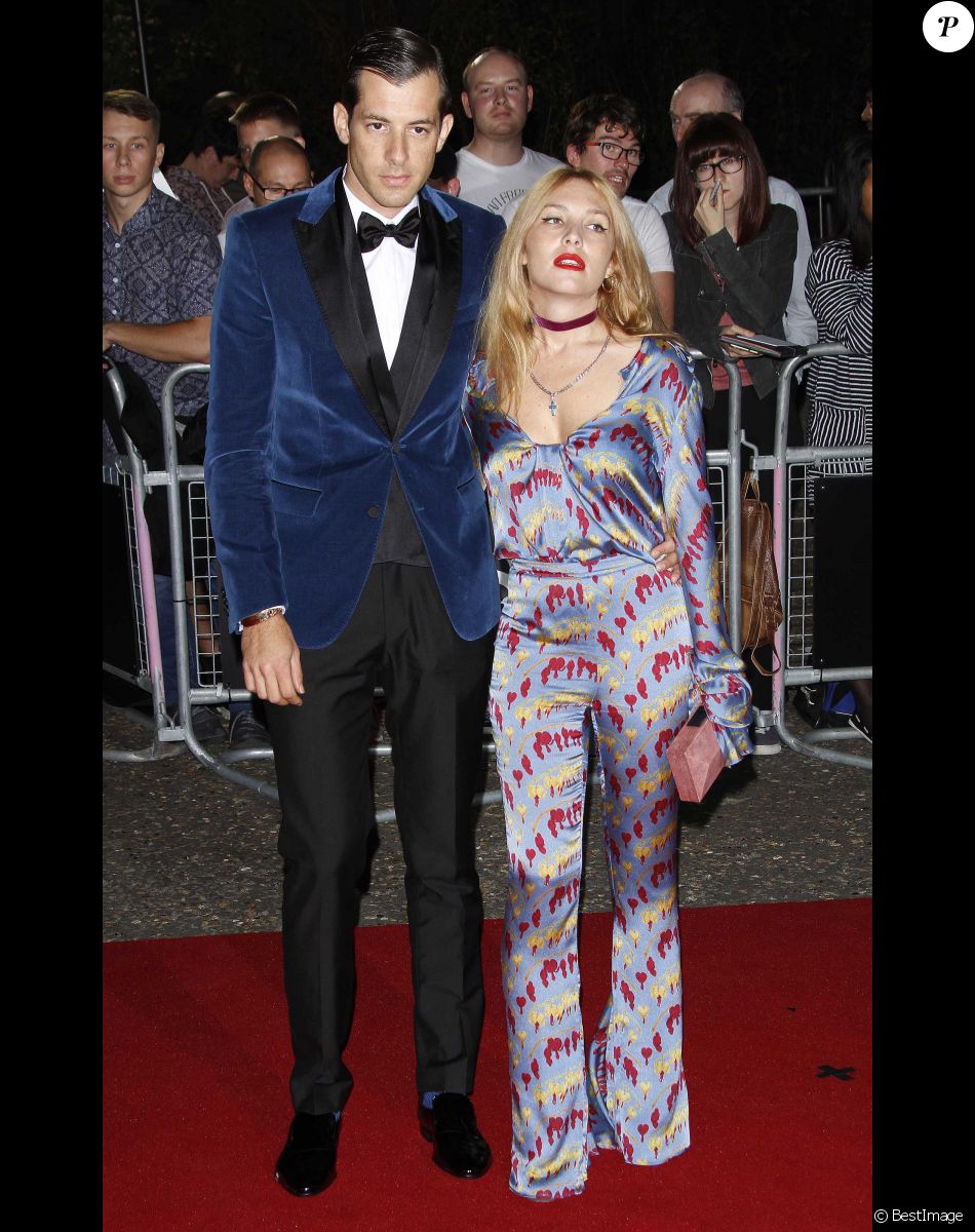 Mark Ronson et sa femme Joséphine de la Baume - People à la soirée "GQ Men of the Year Awards" à "The Tate Modern" à Londres. Le 6 septembre 2016