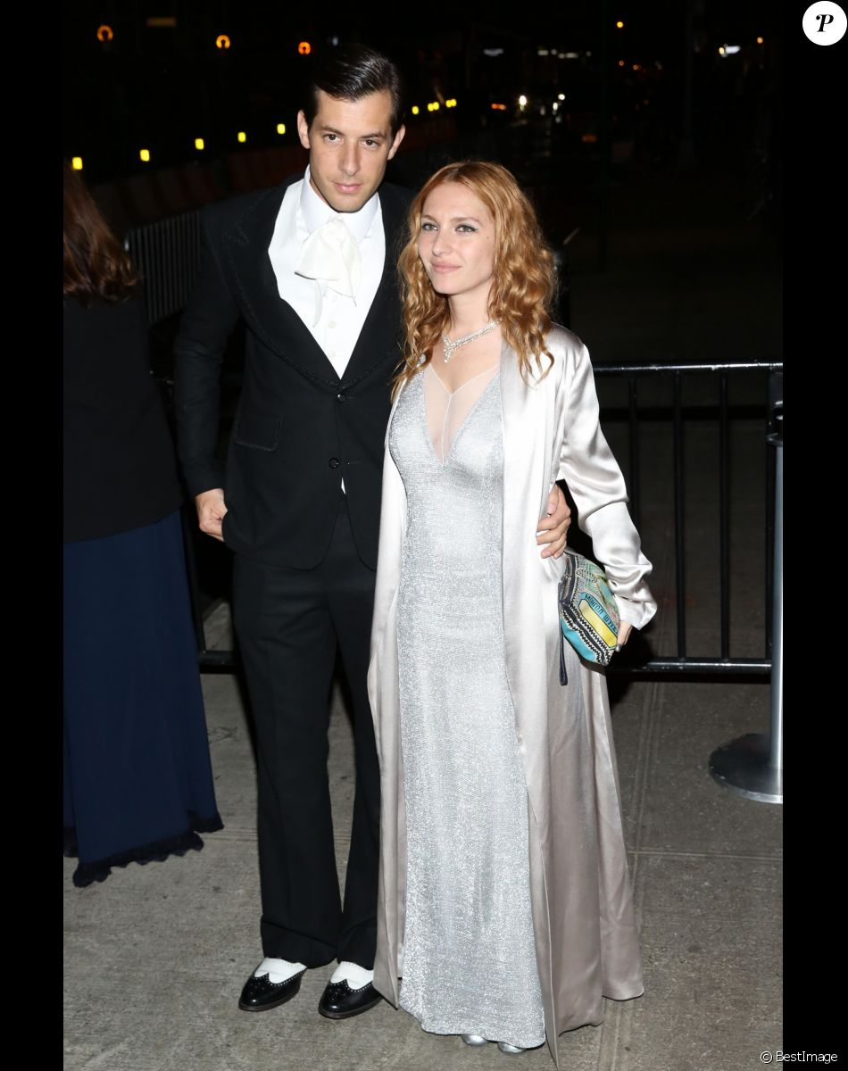 Mark Ronson et sa femme Josephine De La Baume à l'afterparty du MET Gala à l'hôtel Standard High Line à New York le 2 mai 2016.