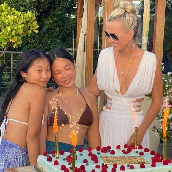 Laeticia Hallyday et ses filles Jade et Joy. Instagram. Le 7 août 2021.