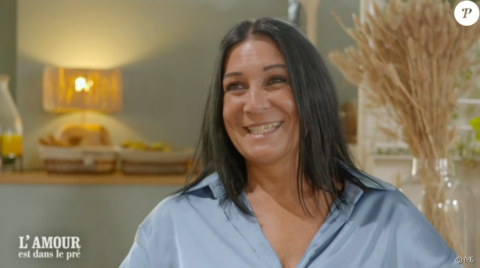 Karine La Brune Lors De Son Speed Dating Avec Sebastien Dans L Amour Est Dans Le Pre 21 Du 13 Septembre Sur M6 Purepeople