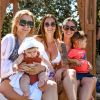 Emilie Nef Naf, Stéphanie Clerbois et Jesta Hillmann : leurs enfants s'éclatent à la piscine