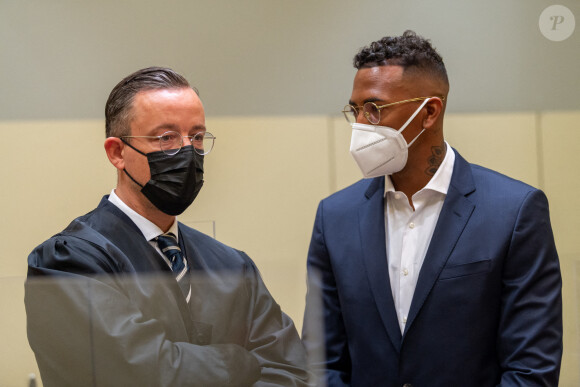 dpatop - 09 September 2021, Bavaria, Munich: Professional footballer and former national player Jerome Boateng (r) stands with his lawyer Kai Walden at the beginning of the trial against him at the Munich District Court. Boateng is being tried on charges of assault. Photo: Peter Kneffel/DPA/ABACAPRESS.COM 