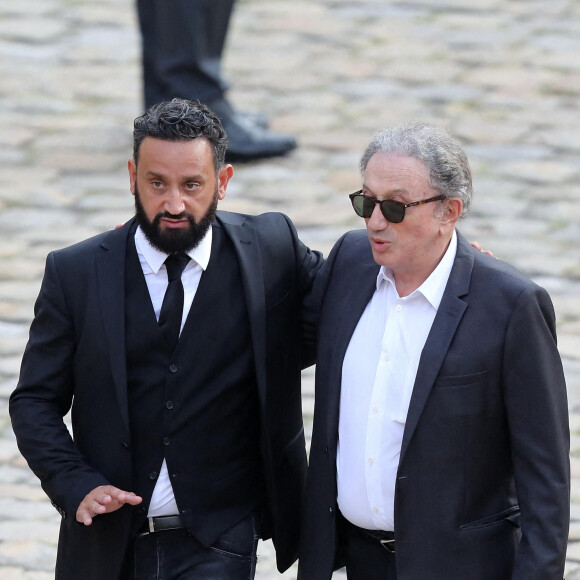 Cyril Hanouna et Michel Drucker lors de la cérémonie d'hommage national à Jean-Paul Belmondo à l'Hôtel des Invalides à Paris, France, le 9 septembre 2021. © Dominique Jacovides/Bestimage 