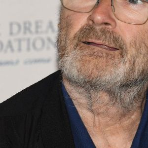 Phil Collins à la conférence de presse de Little Dreams Foundation au Satai à Miami. En l'espace de quelques années, O. Collins, la femme du chanteur du même nom, a drastiquement changé d'apparence. Son visage est très différent de celui qu'elle affichait par le passé, et Orianne, qui n'a que 45 ans, semble nettement plus âgée... Des lèvres trop pulpeuses pour être naturelles, des pommettes trop saillantes, un regard figé... Le 2 octobre 2018 le 2 octobre 2018.