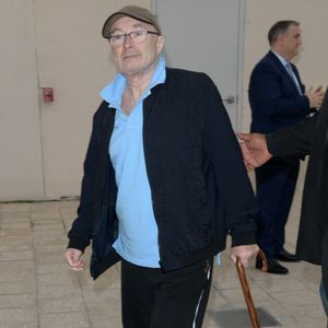 Phil Collins inaugure la bijouterie "Orianne Collins" du nom de ex femme Orianne avec qui il est a nouveau en couple à Miami.