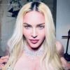 Madonna torride et topless : elle dévoile son opulente poitrine et ses plus beaux bijoux