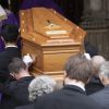 Obsèques de Jean-Paul Belmondo : le cercueil coincé la veille dans un ascenseur !
