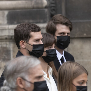 Victor, Annabelle, Alessandro, Stella et Paul Belmondo - Obsèques de Jean-Paul Belmondo en en l'église Saint-Germain-des-Prés, à Paris le 10 septembre 2021. © Cyril Moreau / Bestimage 