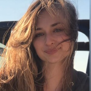 Estelle Lefébure a souhaité un joyeux anniversaire à sa fille Emma Smet (24 ans). Story Instagram du 13 septembre 2021.