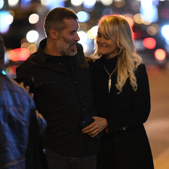 Laeticia Hallyday et son compagnon Jalil Lespert sont allés dîner au restaurant Mun sur les Champs-Elysées à Paris, le 6 juillet 2021.