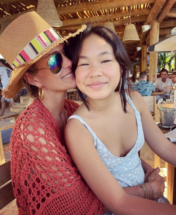 Laeticia Hallyday et sa fille Joy sur Instagram. Le 17 décembre 2020.