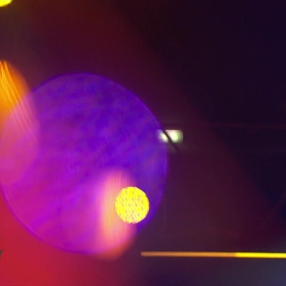 Nolwenn Leroy a été submergée par l'émotion, après avoir chanté "Le chanteur abandonné" à l'Accor Arena, durant le concert hommage à Johnny Hallyday.