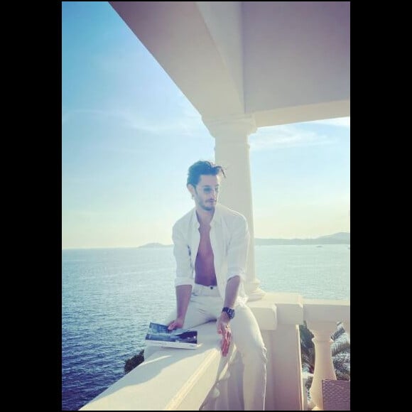 Pierre Niney en vacances à l'hôtel du Cap Estel, à Èze. Septembre 2021.