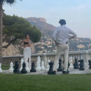 Pierre Niney et Natasha Andrews en vacances à l'hôtel du Cap Estel, à Èze. Septembre 2021.