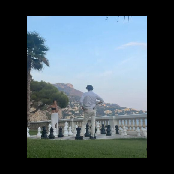 Pierre Niney et Natasha Andrews en vacances à l'hôtel du Cap Estel, à Èze. Septembre 2021.