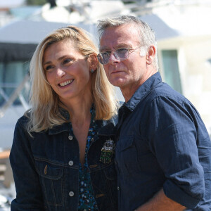 Julie Gayet et Franck Dubosc au Festival de la Fiction de La Rochelle.