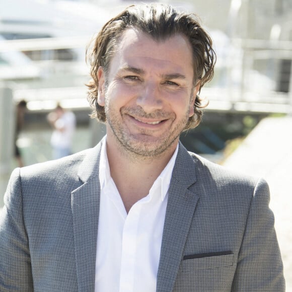 Michael Youn de Fugueuse - Photocall lors du Festival de la Fiction de La Rochelle. © Christophe Aubert via Bestimage