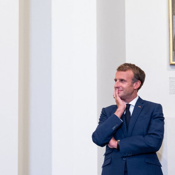 Emmanuel Macron, président de la République lors de l'inauguration de l'exposition "La collection Morozov, icônes de l'art moderne" à la Fondation Louis Vuitton à Paris le 21 septembre 2021. © Romain Gaillard / Pool / Bestimage 