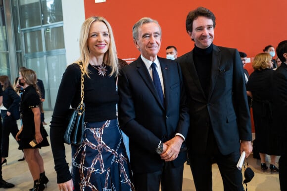 Bernard Arnault, PDG de LVMH, sa fille Delphine Arnault et son fils Antoine Arnault lors de l'inauguration de l'exposition "La collection Morozov, icônes de l'art moderne" à la Fondation Louis Vuitton à Paris le 21 septembre 2021. © Romain Gaillard / Pool / Bestimage 