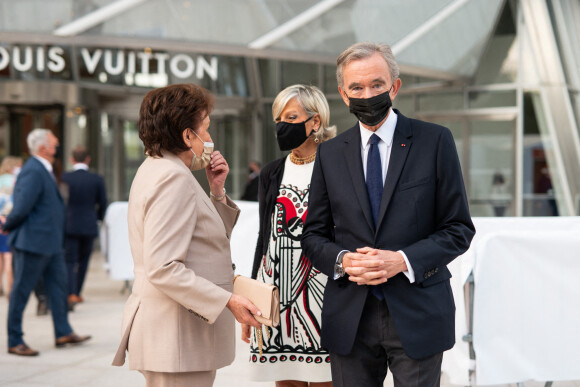 Roselyne Bachelot, ministre de la Culture, Hélène Arnault et son mari Bernard Arnault, PDG de LVMH lors de l'inauguration de l'exposition "La collection Morozov, icônes de l'art moderne" à la Fondation Louis Vuitton à Paris le 21 septembre 2021. © Romain Gaillard / Pool / Bestimage 