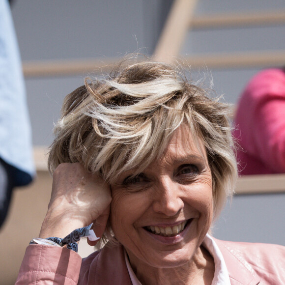 Évelyne Dhéliat - Célébrités dans les tribunes des internationaux de France de tennis de Roland Garros à Paris, France, le 7 juin 2019. © Cyril Moreau/Bestimage 