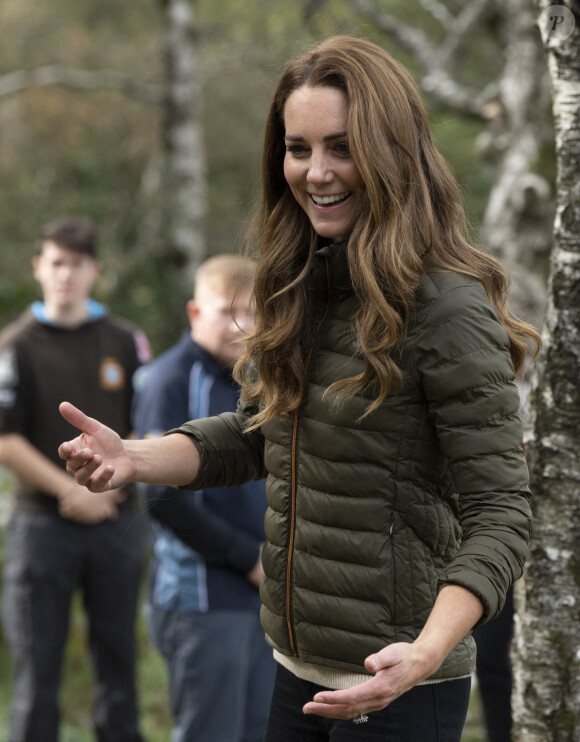 Catherine (Kate) Middleton, duchesse de Cambridge, lors d'une visite au centre d'entraînement à l'aventure Windermere des cadets de l'Air de la RAF à Cumbrie, Royaume Uni, le 21 septembre 2021, marquant la réouverture de l'installation à la suite d'un réaménagement de 2 millions de livres sterling.