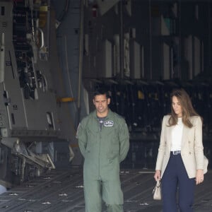 Catherine (Kate) Middleton, duchesse de Cambridge, visite la RAF Brize Norton, pour rencontrer des militaires et des civils qui ont aidé à évacuer les Afghans de leur pays, à Oxflord, Royaume Uni, le 15 septembre 2021.