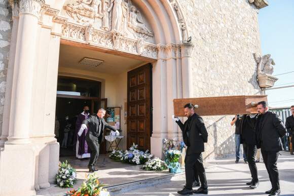 Obsèques de René Malleville en l'église de Saint-Mitre en présence Benoit Payen, maire de Marseille et de Michèle Rubirola ancienne maire de Marseille. Le 24 septembre 2021.
