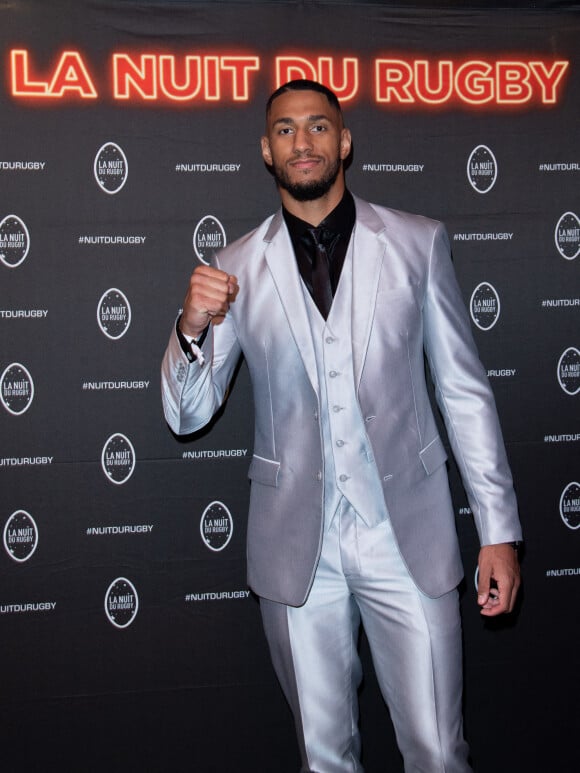 Tony Yoka lors de la 17ème Nuit du Rugby à l'Olympia à Paris le 27 septembre 2021. © Pierre Perusseau / Bestimage