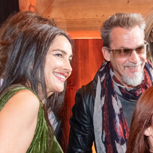 Florent Pagny et sa femme Azucena Caamaño - Pour célébrer l'anniversaire de sa Maison, Nathalie Blanc réunissait, ce vendredi, les amis de la marque pour assister à un événement exclusif au Café de l'Homme, face à la Tour Eiffel. © Bellak - Perusseau / Bestimage