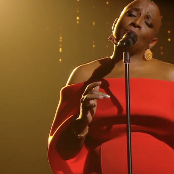 Dominique Magloire (équipe de Florent Pagny) face à Olympe (équipe de Zazie) lors des cross-battles de "The Voice All Stars" - TF1