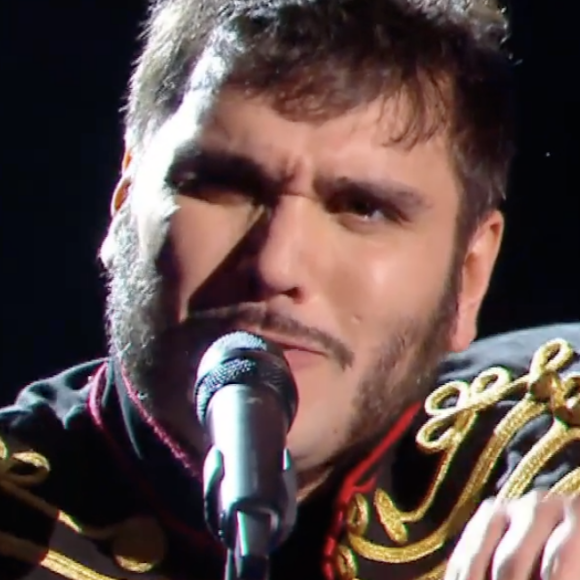 Antoine (équipe de Patrick Fiori) face à Yoann (équipe de Zazie) lors des cross-battles de "The Voice All Stars" - TF1